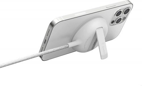 BELKIN ワイヤレス充電パッド急速充電 キックスタンド付き AC電源アダプター付属 ホワイト WIA004DQWH